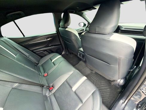Used 2025 Toyota Camry SE FWD image 29