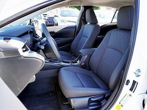 Used 2025 Toyota Corolla LE image 14