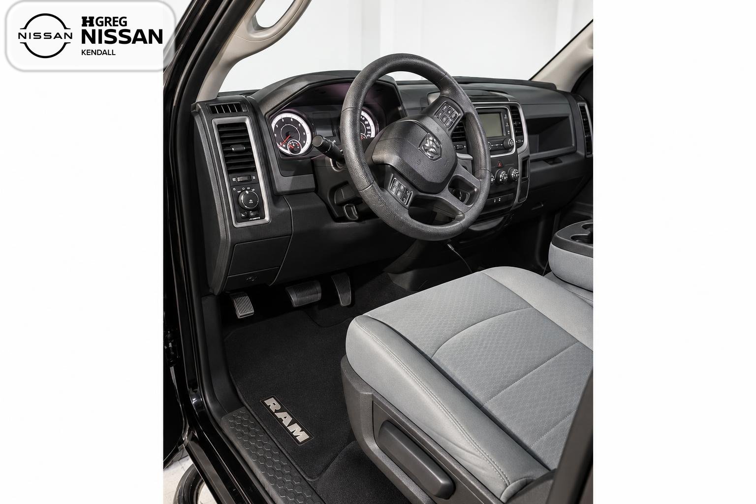 Used 2017 RAM 1500 Express AWD/4WD image 7