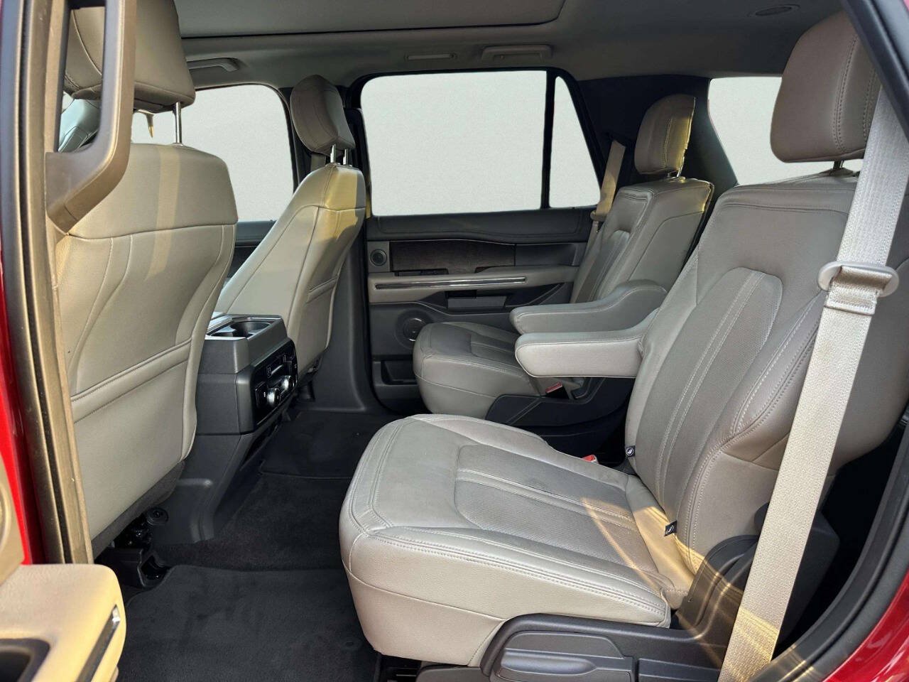 Used 2019 Ford Expedition Limited w/ Equipment Group 301A AWD/4WD image 13