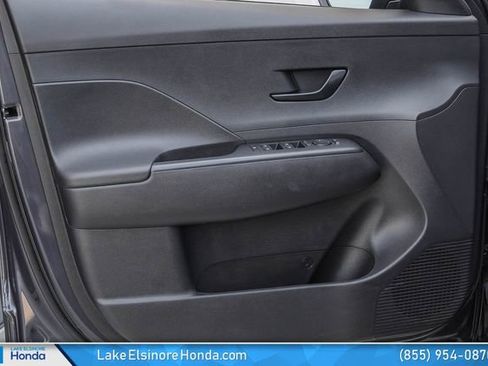 Used 2025 Hyundai Kona SEL FWD image 13