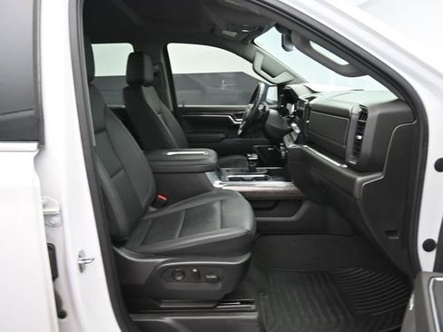 Used 2022 Chevrolet Silverado 1500 LTZ image 41