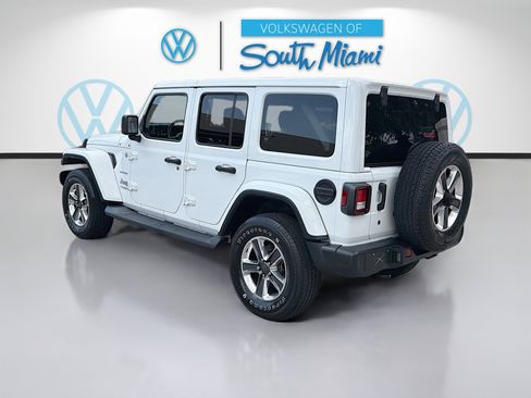 Used 2019 Jeep Wrangler Unlimited Sahara AWD/4WD image 5