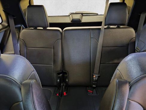 Used 2023 Chevrolet Traverse LT FWD image 22