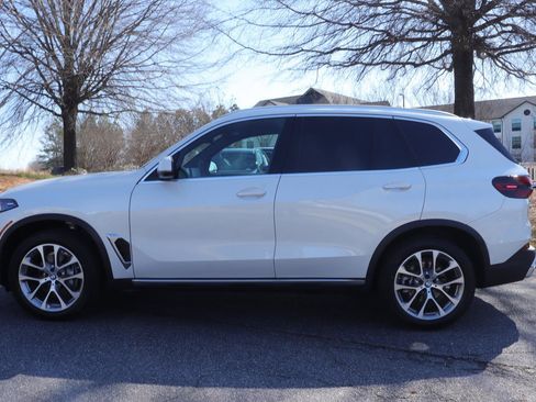 New 2026 BMW X5 sDrive40i w/ Premium Package image 4