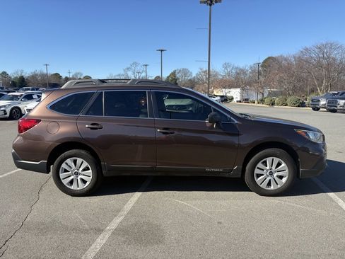 Used 2019 Subaru Outback 2.5i image 9