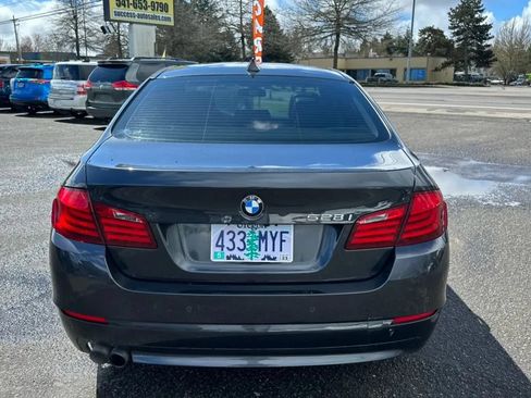 Used 2012 BMW 528i xDrive Sedan AWD/4WD image 4