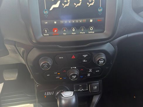 Used 2023 Jeep Renegade Trailhawk AWD/4WD image 12