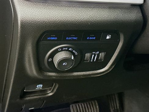 Used 2022 Jeep Grand Cherokee Limited 4xe w/ Luxury Tech Group II image 17