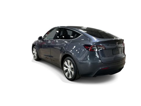 Certified 2023 Tesla Model Y Long Range AWD/4WD image 4