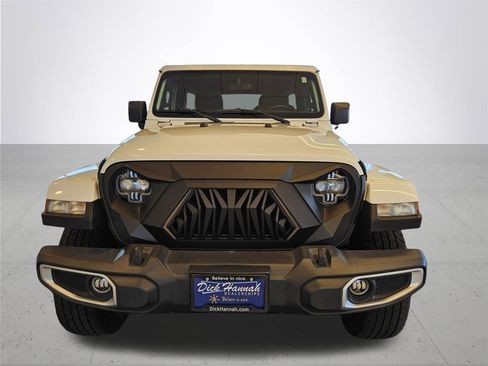 Used 2019 Jeep Wrangler Unlimited Sahara w/ Uconnect 4C Nav & Sound Group image 3