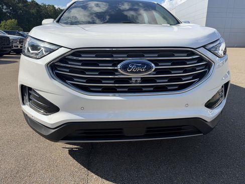 Used 2022 Ford Edge Titanium w/ Equipment Group 301A AWD/4WD image 20