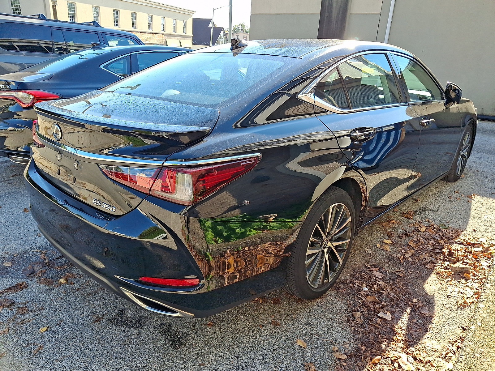 Certified 2025 Lexus ES 350 w/ Premium Package FWD image 4