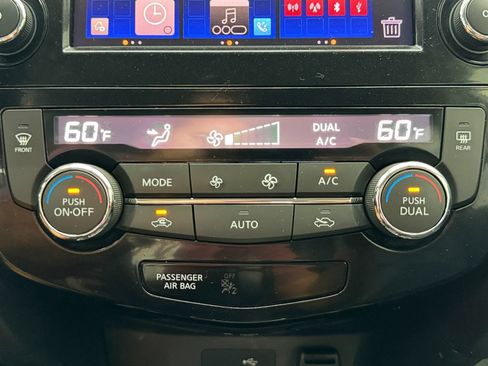 Used 2018 Nissan Rogue SV FWD image 23