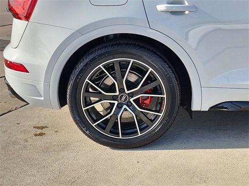New 2025 Audi SQ5 Premium Plus image 9