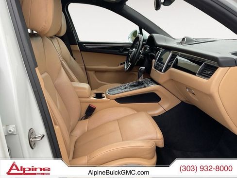 Used 2018 Porsche Macan AWD/4WD image 15