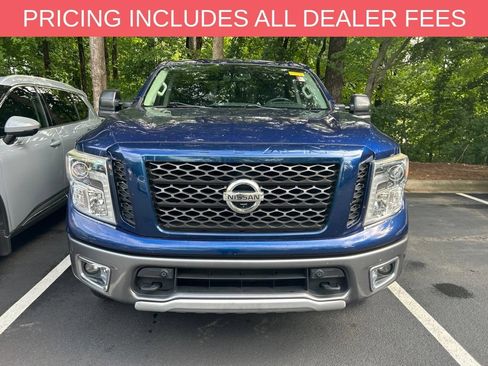 Used 2017 Nissan Titan PRO-4X w/ Pro-4x Convenience Package AWD/4WD image 2
