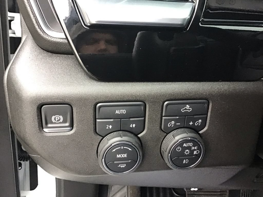 Used 2025 Chevrolet Silverado 1500 RST w/ Convenience Package II AWD/4WD image 18
