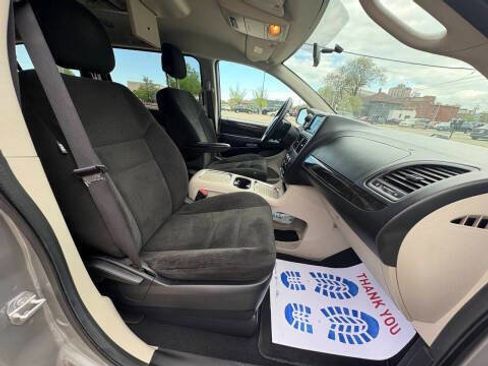 Used 2016 Dodge Grand Caravan SXT w/ Rear Park Assist Package image 41