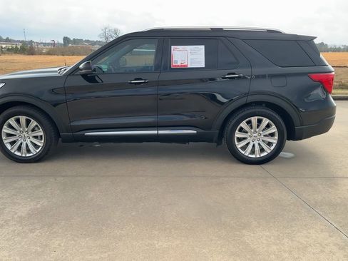 Used 2021 Ford Explorer Limited w/ Equipment Group 301A image 4