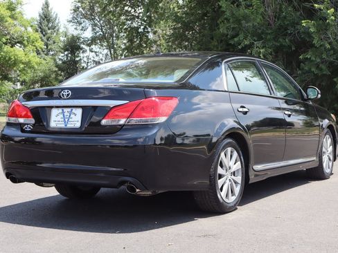 Used 2011 Toyota Avalon Limited FWD image 5