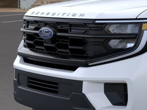 New 2026 Ford Expedition Active RWD image 17