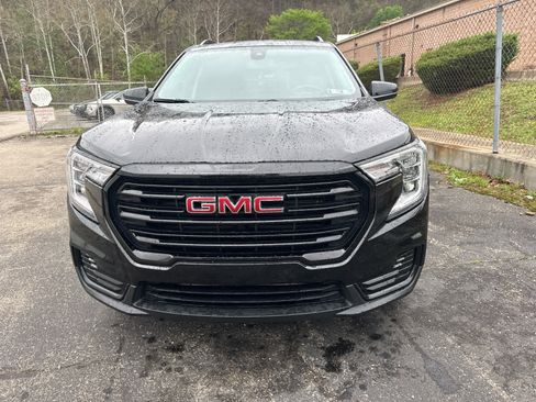 Used 2023 GMC Terrain SLE w/ Driver Convenience Package image 12