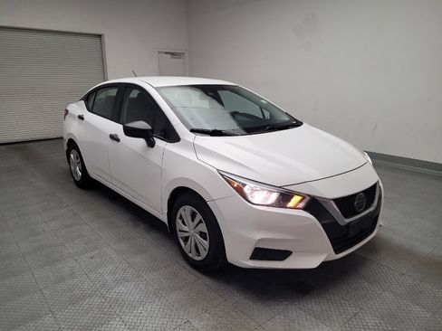 Used 2020 Nissan Versa S FWD image 13