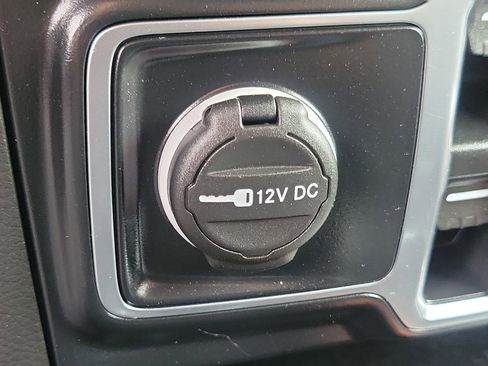 Used 2022 Jeep Gladiator Sport image 15