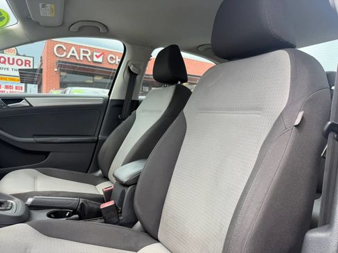 Used 2017 Volkswagen Jetta S FWD image 9