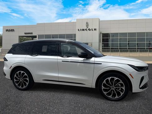 New 2026 Lincoln Nautilus Reserve AWD/4WD image 6