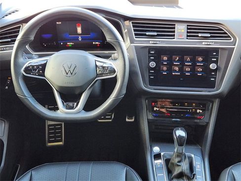Used 2022 Volkswagen Tiguan SE R-Line image 24