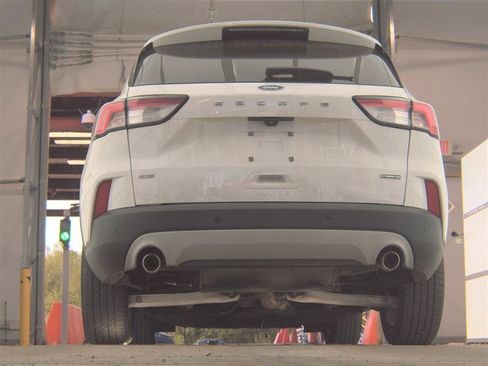Used 2022 Ford Escape SE AWD/4WD image 7