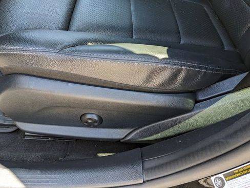 Used 2021 Mercedes-Benz C 300 Sedan image 23