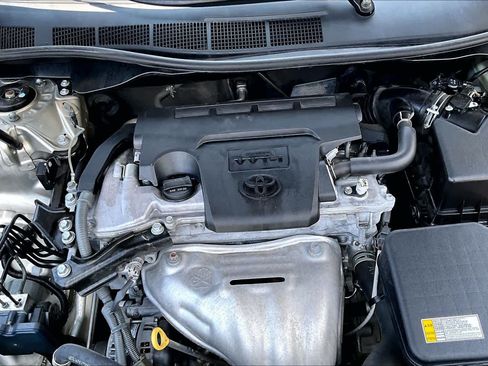 Used 2016 Toyota Camry SE FWD image 33