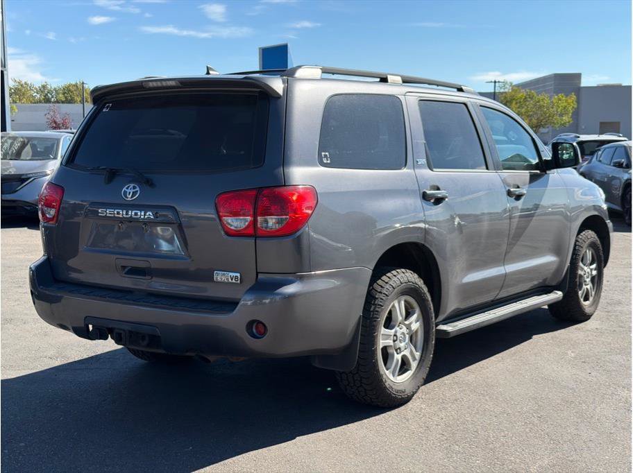 Used 2014 Toyota Sequoia SR5 AWD/4WD image 2