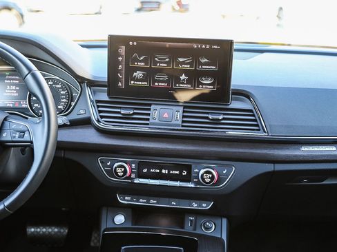 Certified 2023 Audi Q5 2.0T Premium w/ Convenience Package image 14