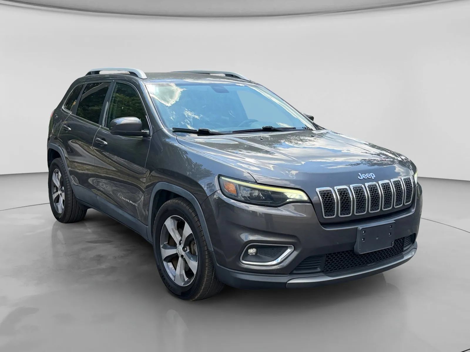 Used 2019 Jeep Cherokee Limited FWD image 7