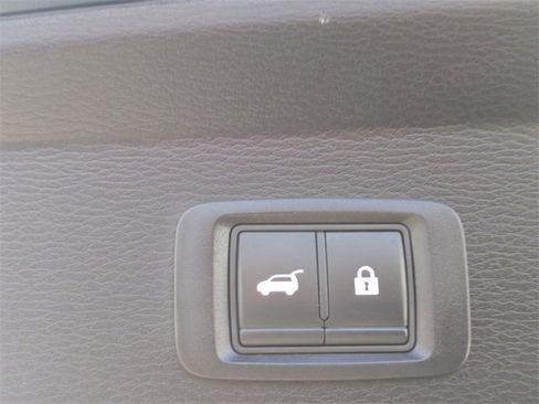 Used 2022 Mitsubishi Outlander SE image 14