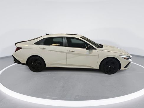 New 2026 Hyundai Elantra SEL Sport image 4