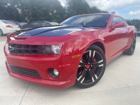 Used 2010 Chevrolet Camaro SS RWD image 3