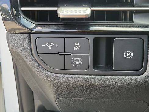 Used 2026 Kia Sportage LX FWD image 27