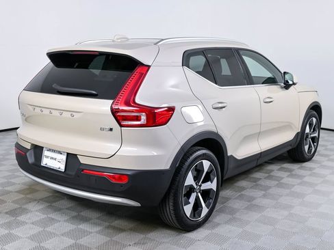 Used 2025 Volvo XC40 B5 Plus AWD/4WD image 29