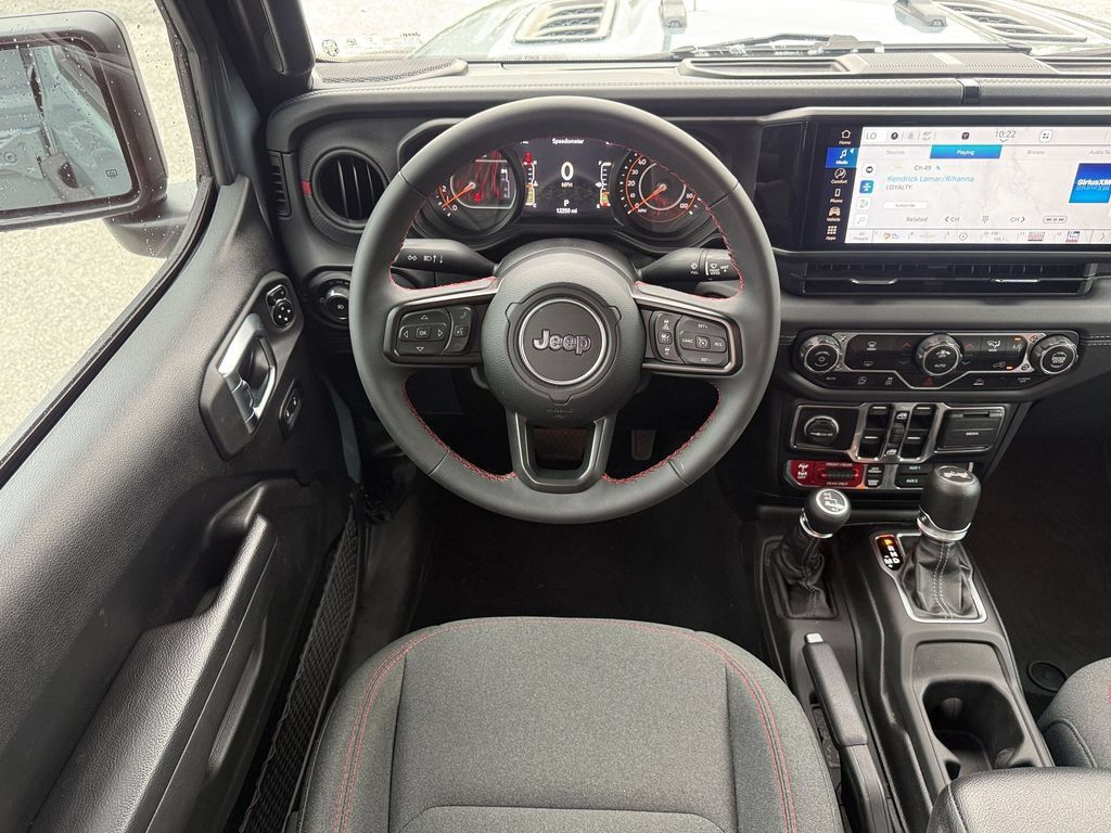 Used 2024 Jeep Wrangler Unlimited Rubicon AWD/4WD image 16