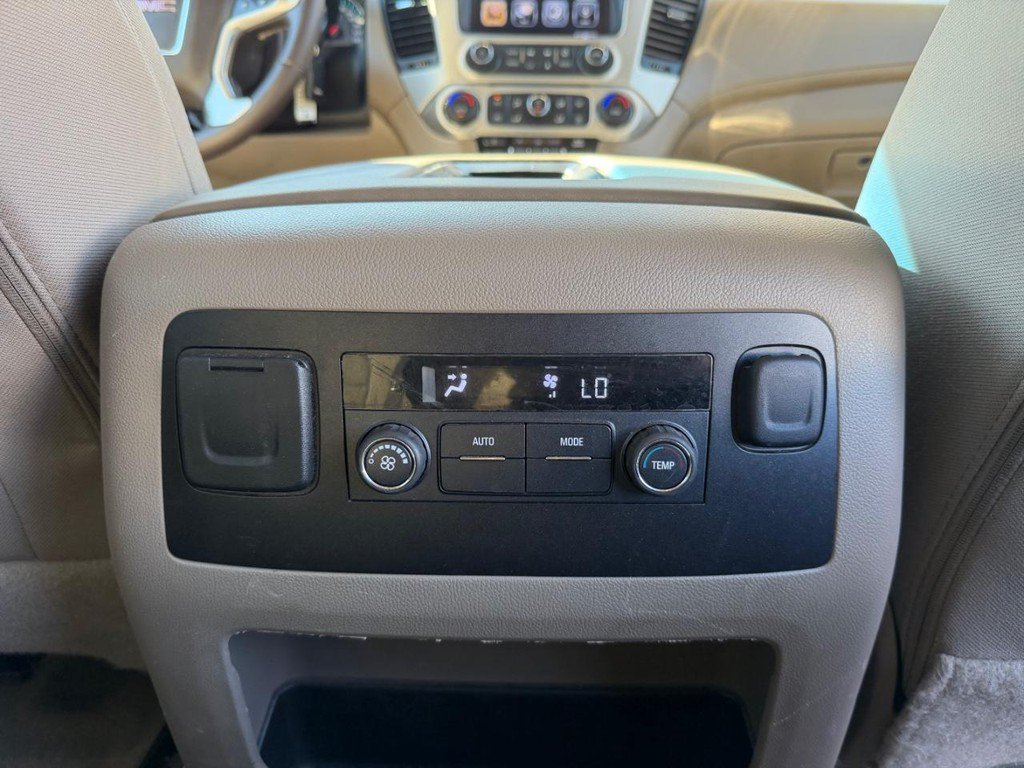Used 2017 GMC Yukon XL SLE w/ Enhanced Driver Alert Package RWD image 38