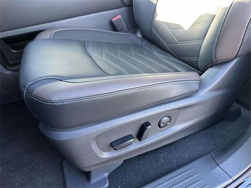 New 2025 Nissan Pathfinder Platinum image 15