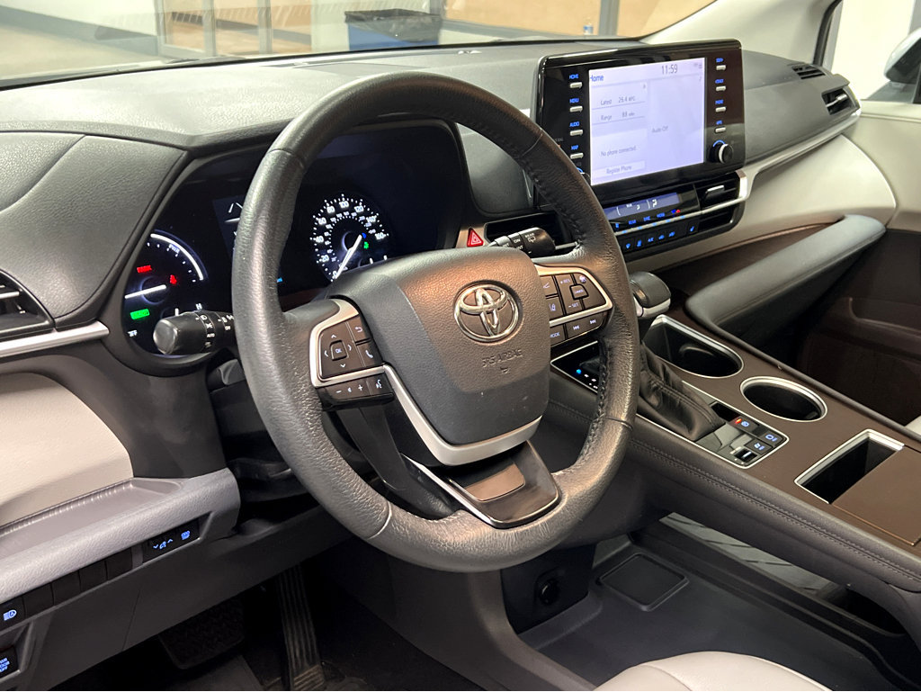 Used 2022 Toyota Sienna XLE AWD/4WD image 39