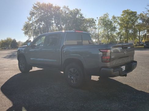 New 2026 Nissan Frontier 4x4 Crew Cab image 6