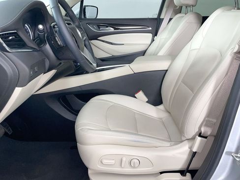 Used 2022 Buick Enclave Essence w/ Sport Touring Edition image 18