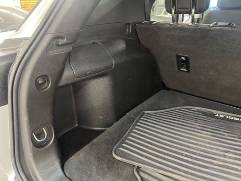 Used 2018 Chevrolet Equinox LT FWD image 37